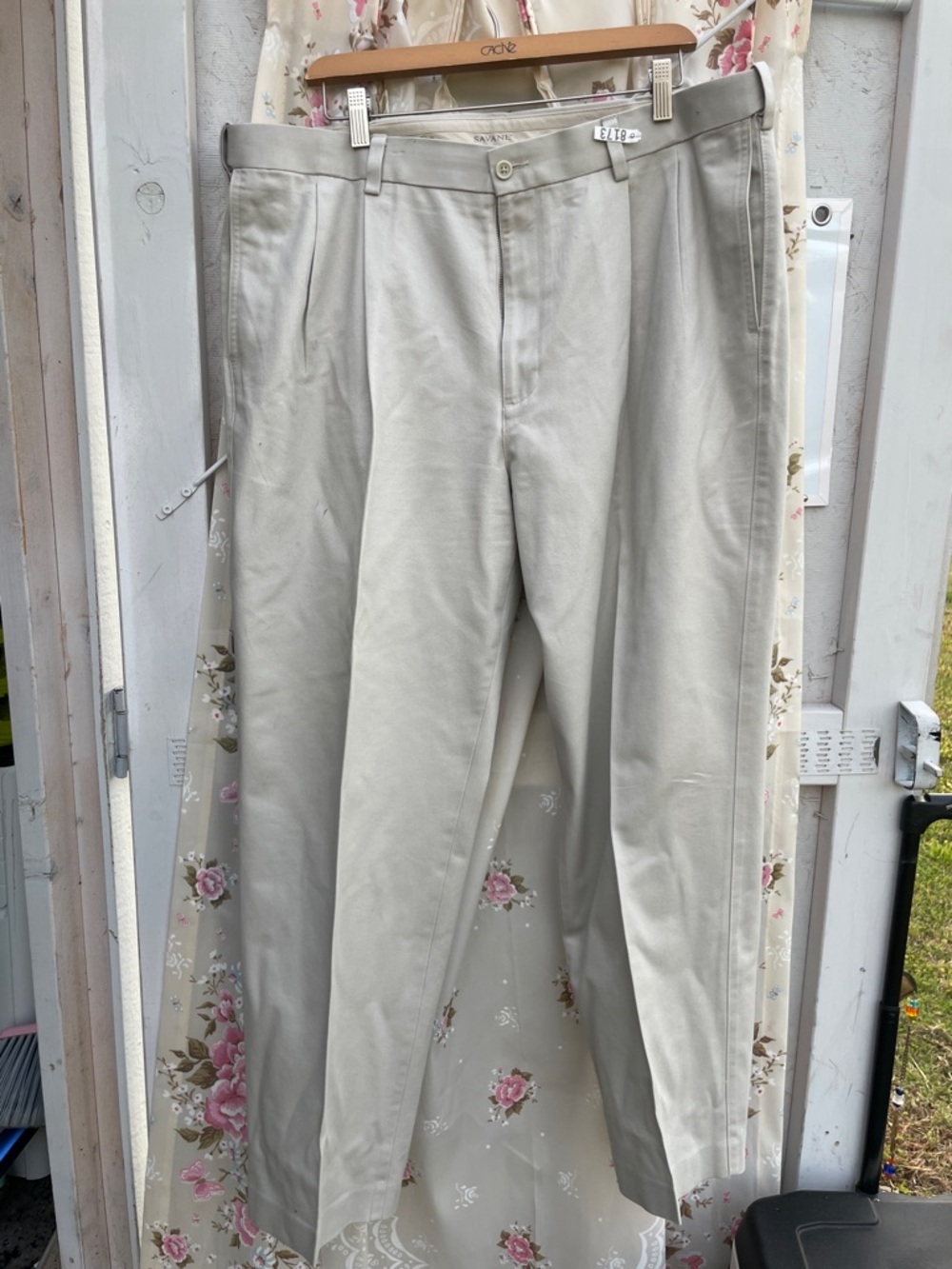 Men's Classic Pleated Dress Pants - Light khaki